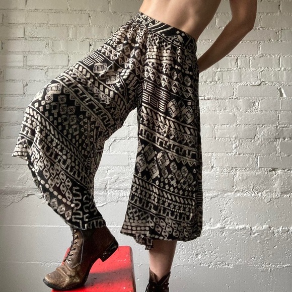 Silence + Noise Geometric Black and White Trousers - Picture 1 of 8